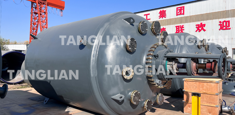 機(jī)械密封應(yīng)注意的問題(圖1) 搪玻璃反應(yīng)釜3.jpg